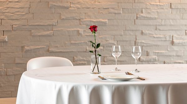 Cuisine minimaliste : les essentiels pour une table élégante